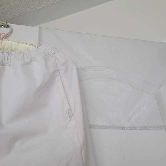 Aritzia TNA white pants - Picture 3 of 4